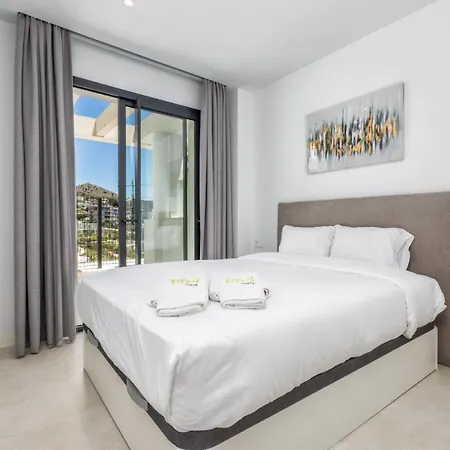 Vivi Homes - Cameron Pool, Patio, Garden &