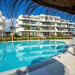 Vivi Homes - Cameron Pool, Patio, Garden & *