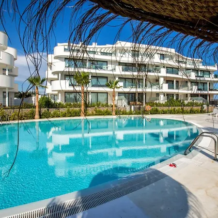 Vivi Homes - Cameron Pool, Patio, Garden&beach *
