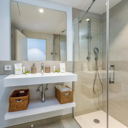 Appartement Vivi Homes - Cameron Pool, Patio, Garden&beach *