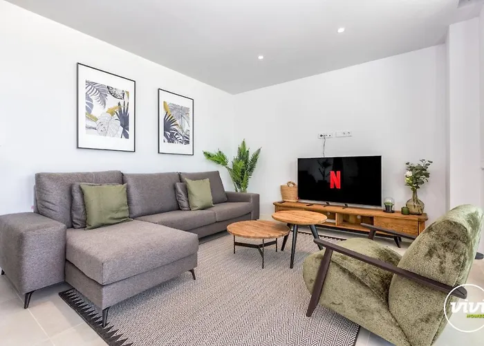 Vivi Homes - Cameron Pool, Patio, Garden&beach