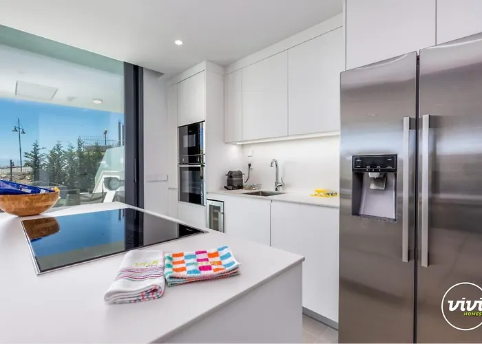 Apartamento Vivi Homes - Cameron Pool, Patio, Garden&beach