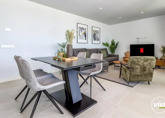 Vivi Homes - Cameron Pool, Patio, Garden&beach