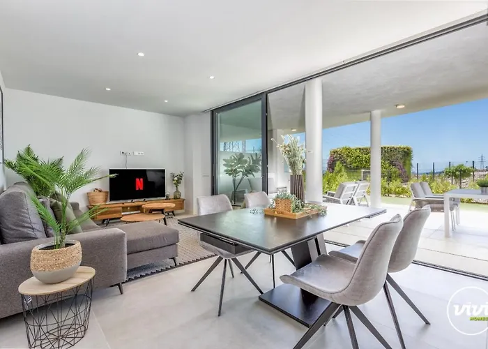 Vivi Homes - Cameron Pool, Patio, Garden & *