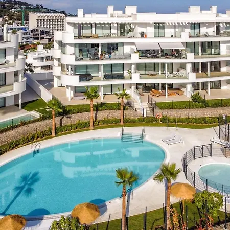 Vivi Homes - Cameron Pool, Patio, Garden & Apartment