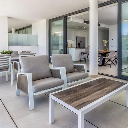 Vivi Homes - Cameron Pool, Patio, Garden & Apartment Fuengirola